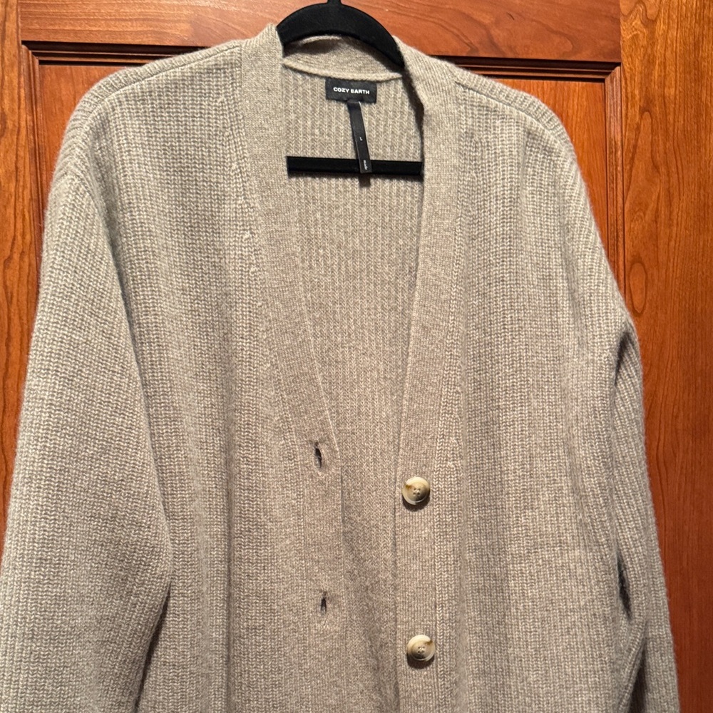 Elegant Tan Women's Cashmere Cardigan - Picture 5 of 6